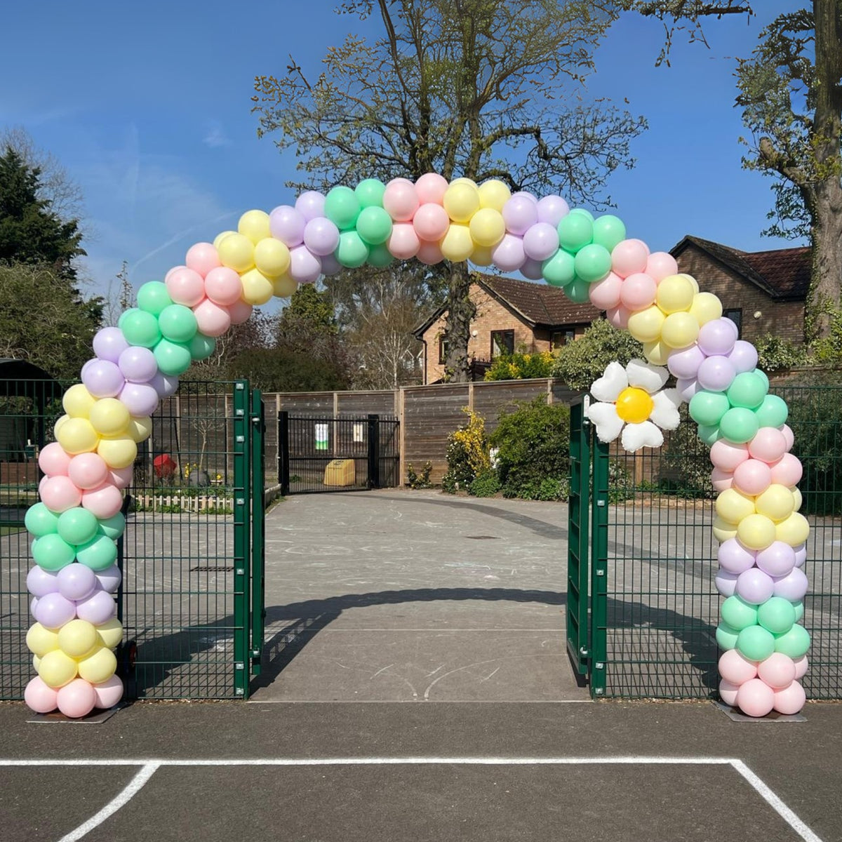 Pastel Pink, Yellow, Lilac & Green with Air-Filled Daisy Shaped Balloon
