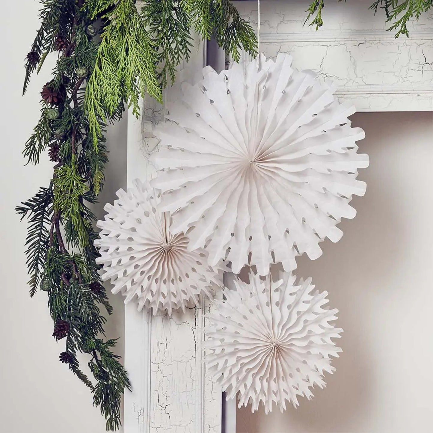 SNOWFLAKES HONEYCOMB HANGING OR TABLE DECORATIONS (3 PACK)