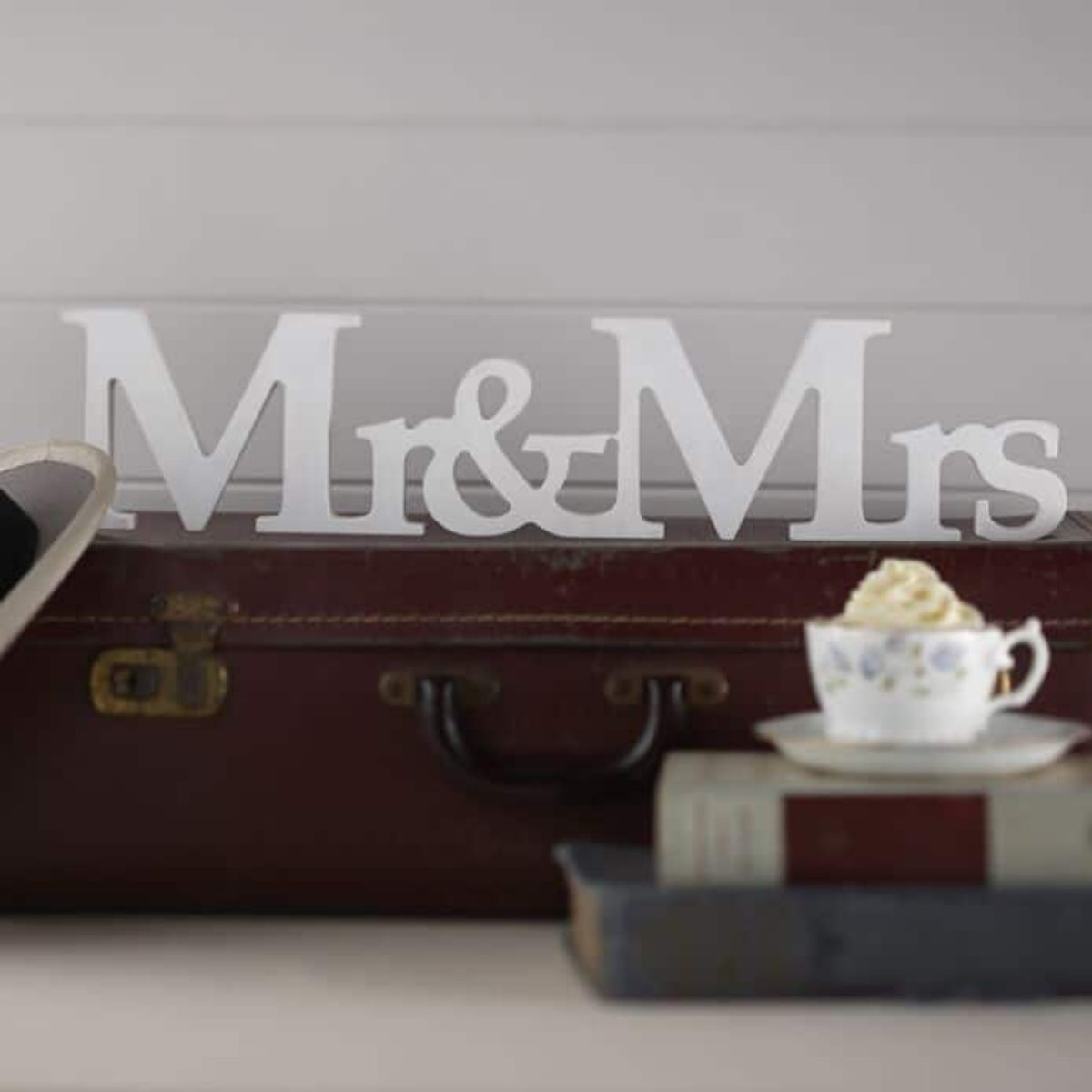 MR & MRS WOODEN SIGN (45cm)