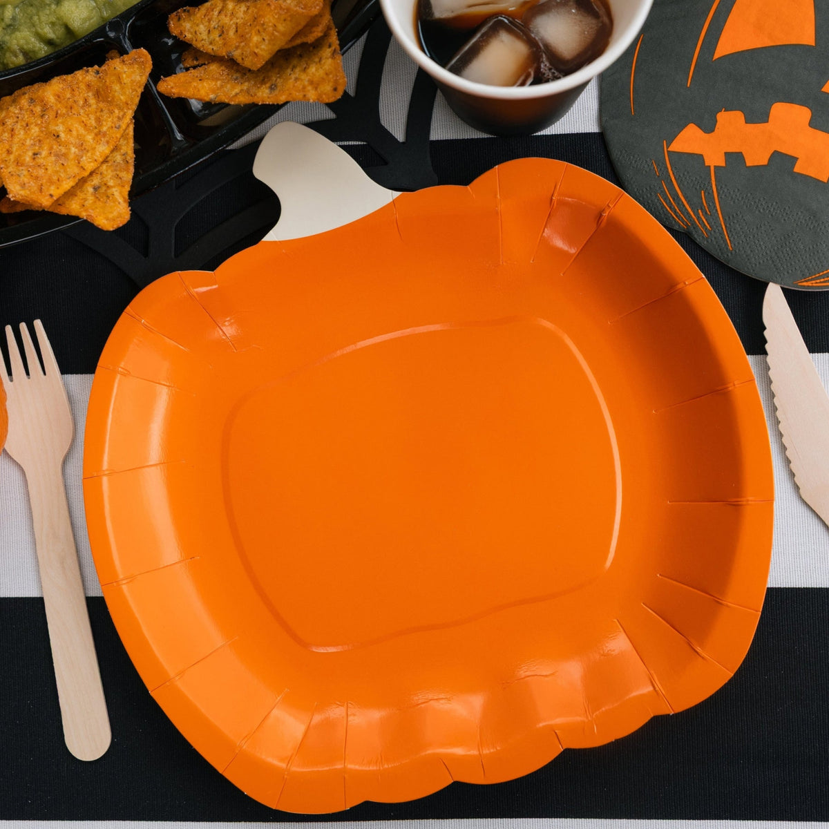 PUMPKIN PAPER PARTY PLATES (6 PACK)
