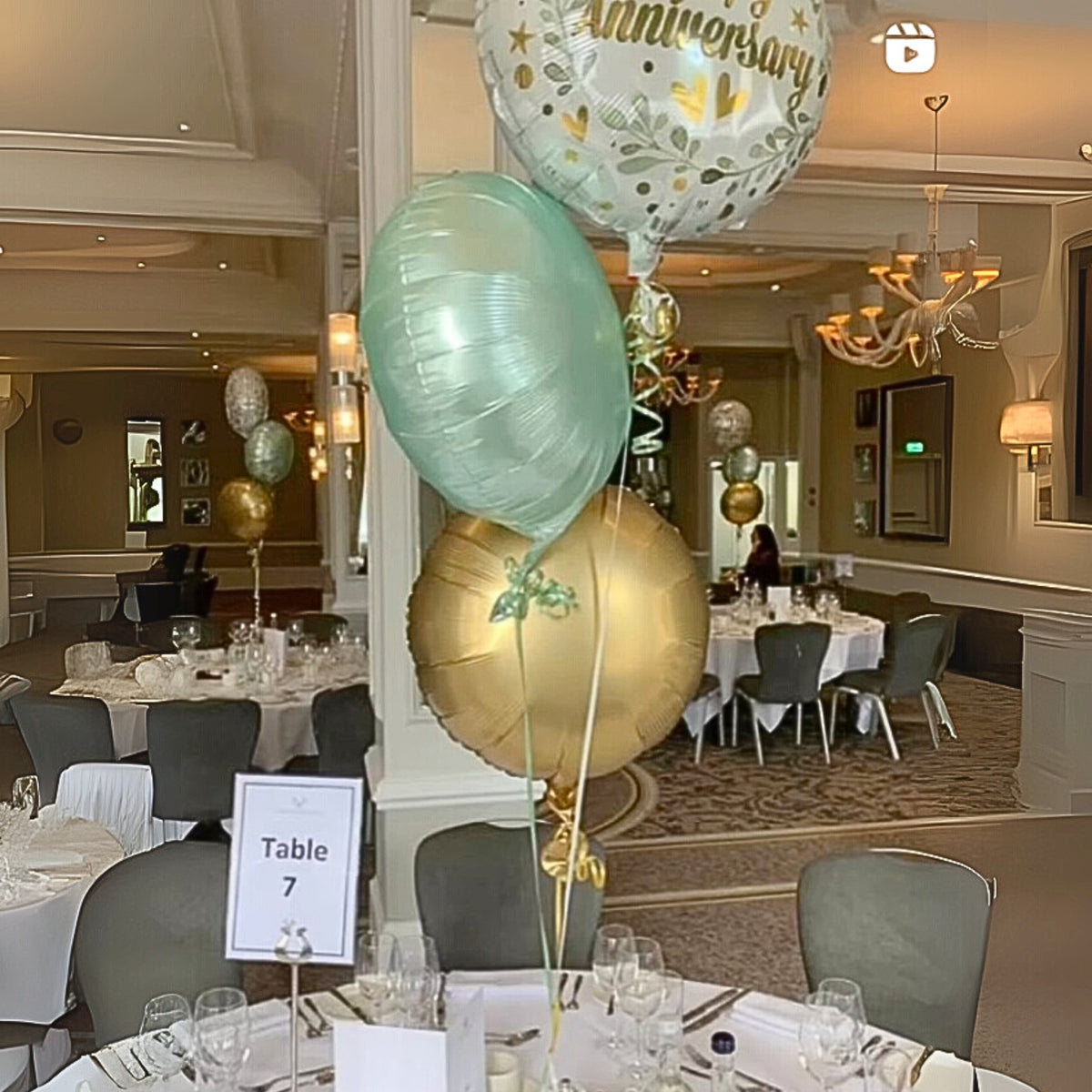 18" Printed Foil, Mint Green & Gold Sateen Foil Circle - Clusters of 3