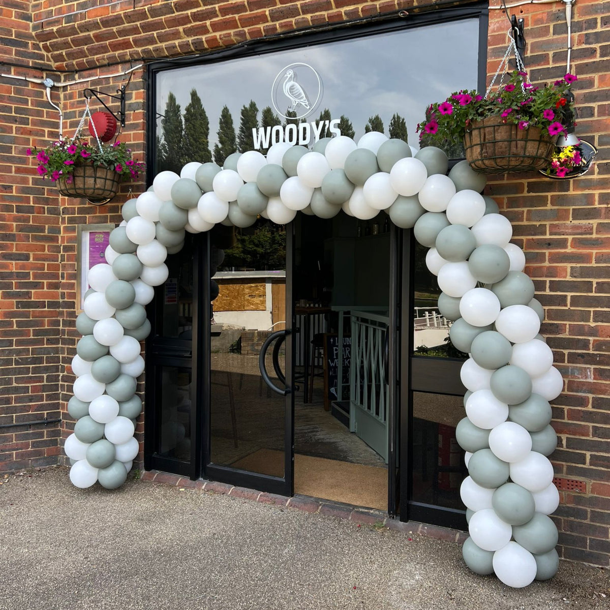 Laurel Green & White